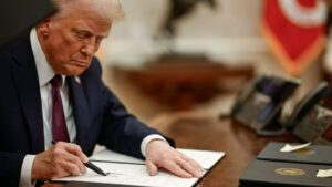 Президент Колумбии заявил о связях наркоторговцев с Трампом