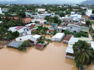 Российские яхтсмены спасли 40 человек во время наводнения во Вьетнаме