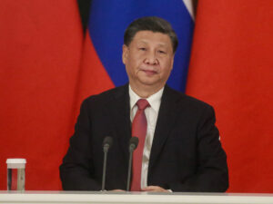 Си Цзиньпин поручил усилить контроль над блогерами и интернет-платформами