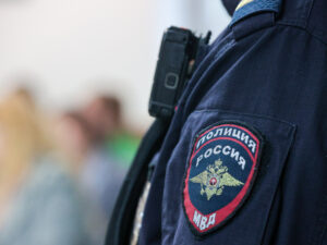 С улицы российского города девочка без верхней одежды доставлена в больницу