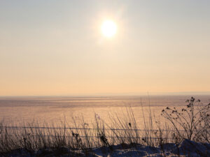 Провалившихся под лёд детей всё ещё не нашли — мешает сильный снегопад