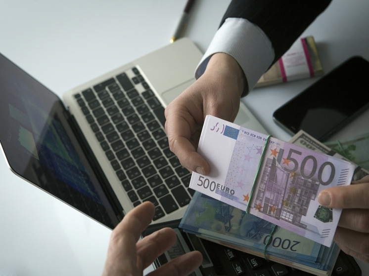 Названо минимальное значение доллара в 2026 году