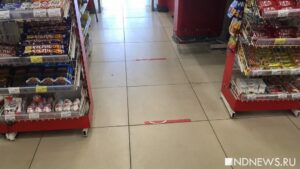 Замерзший уралец ночью вскрыл магазин «Пятерочка», поел и уснул