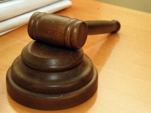 «Изнасиловал на глазах у сына»: отец надругался над собственными дочерьми