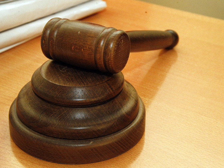 «Изнасиловал на глазах у сына»: отец надругался над собственными дочерьми