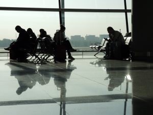 АТОР: в ОАЭ остаются около 20 тыс. россиян с отмененными и пропущенными рейсами