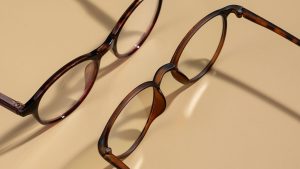 Специалист Пироговского Университета назвал риски покупки очков онлайн