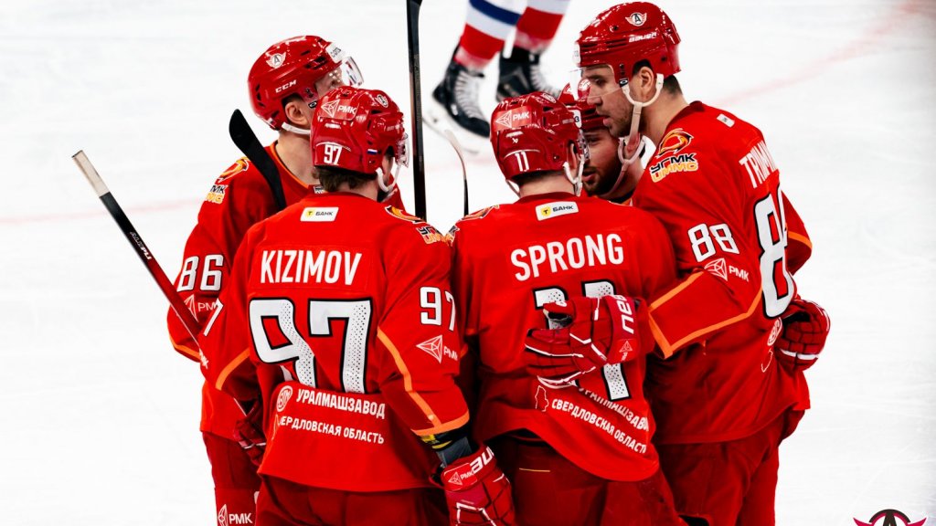 Седьмая победа «Автомобилиста» подряд: обыграли «Локомотив» в день рождения «УГМК Арены»