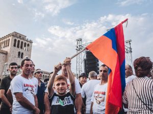 В Армении начались важнейшие парламентские выборы: что на кону