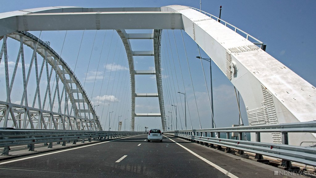 Крымский мост в четвертый раз за день закрыли для автомобилей