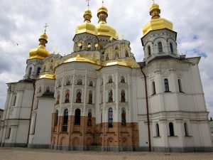 Пожар охватил крышу Успенского собора в Киево-Печерской лавре