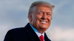 Инвесторы в криптопроекты Трампа потеряли около $2,3 млрд — Reuters