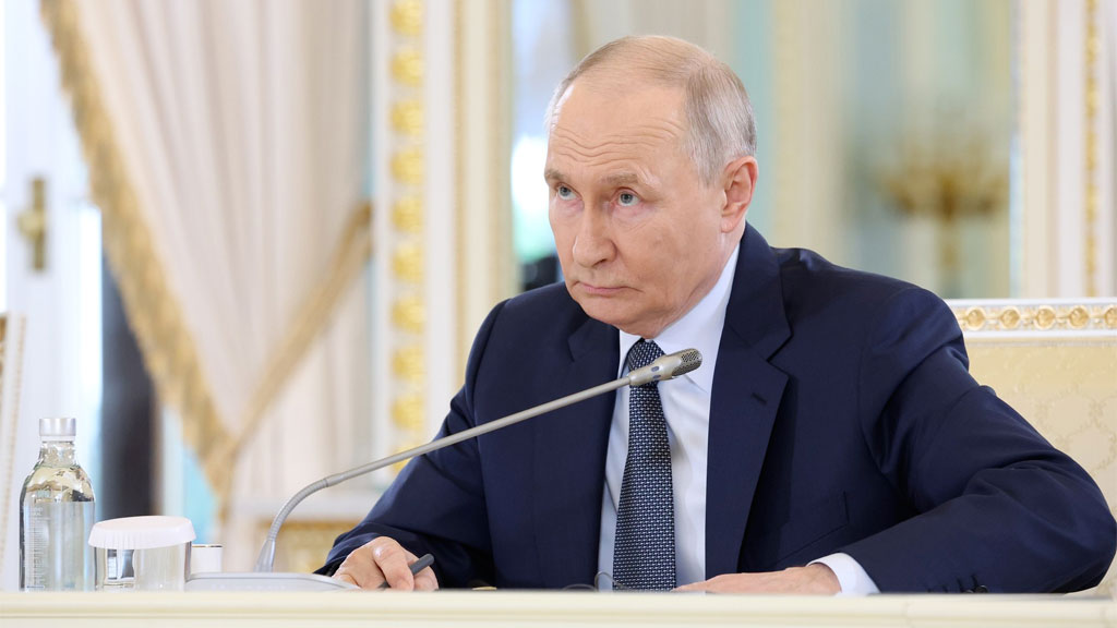 Киев не может сдержать натиск ВС РФ: Путин прокомментировал ход СВО