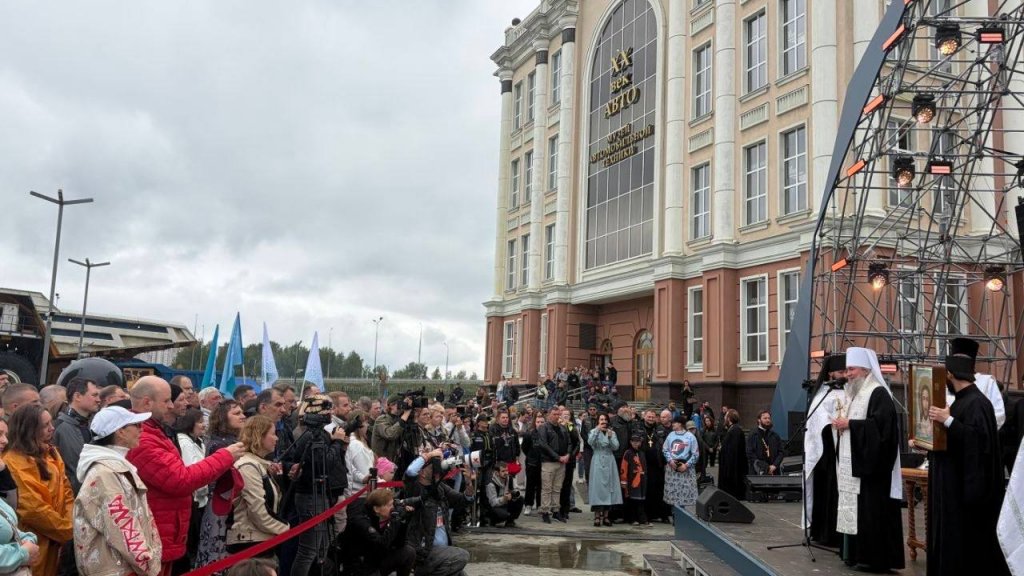 5000 байкеров приняли участие в молебне перед стартом фестиваля «Движения»