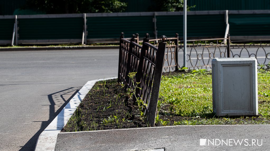 Глава Екатеринбурга заявил, что он против тяжелых ограждений на тротуарах: «Это неэстетично»