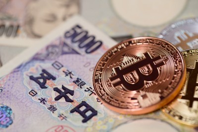 Ставки против иены стали риском для биткоина