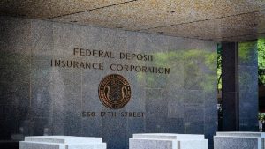 FDIC: Прибыль американских банков составила 80 млрд долларов, в то время как нереализованные убытки выросли до 325 млрд долларов