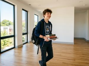 Четверть родителей намерены купить детям квартиры на период учебы
