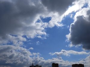 В Москве локальные осадки в выходные сменятся ливнями к середине недели