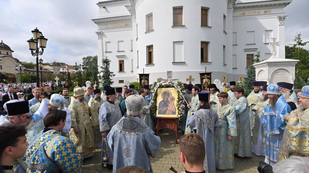 Любимый монастырь блогеров отметил именины