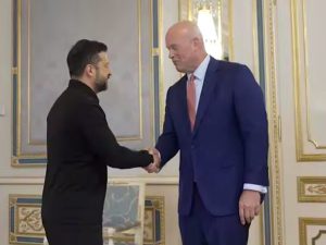 Посол США при НАТО примчался спасать небо Киева
