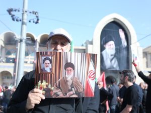 Битва за тень: иранские элиты рвутся к влиянию на нового аятоллу
