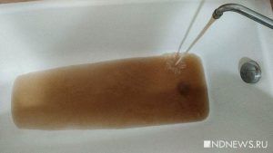 Жителям Каменска-Уральского включают воду на несколько часов в сутки
