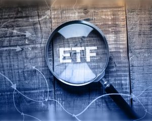 Биткоин-ETF впервые с апреля завершили месяц с чистым притоком