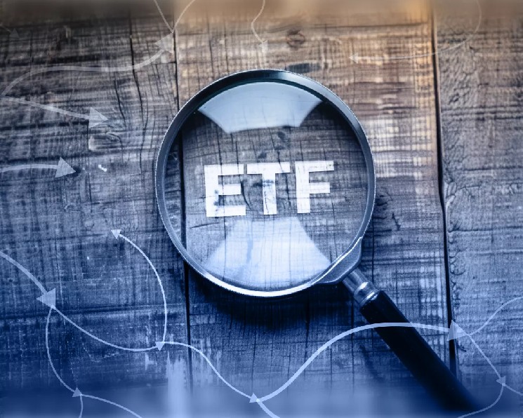 Биткоин-ETF впервые с апреля завершили месяц с чистым притоком